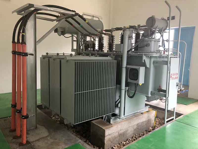 Сравнение на трансформатора на разпределение между над и под 800 kVA